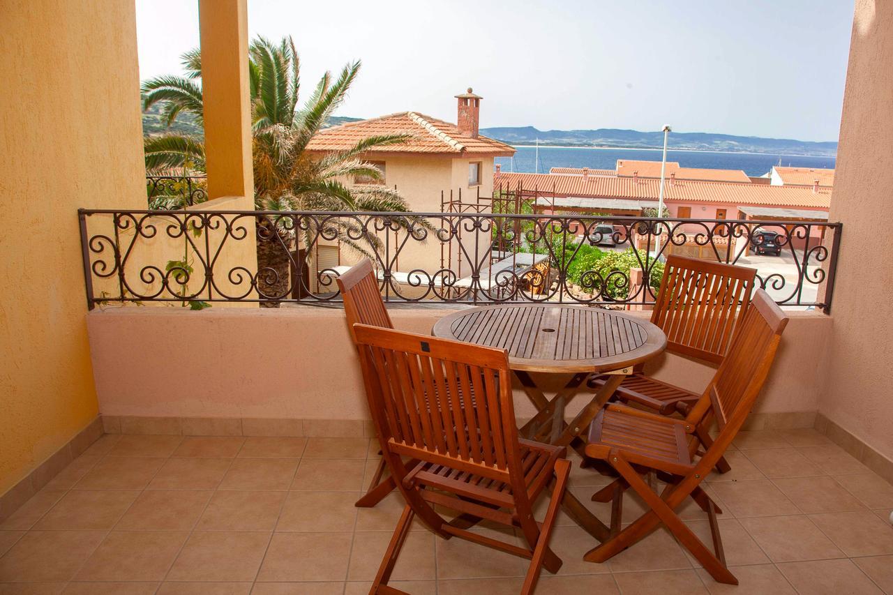 Aparthotel A.I.R. Isola Rossa Borgo Di Mare Extérieur photo